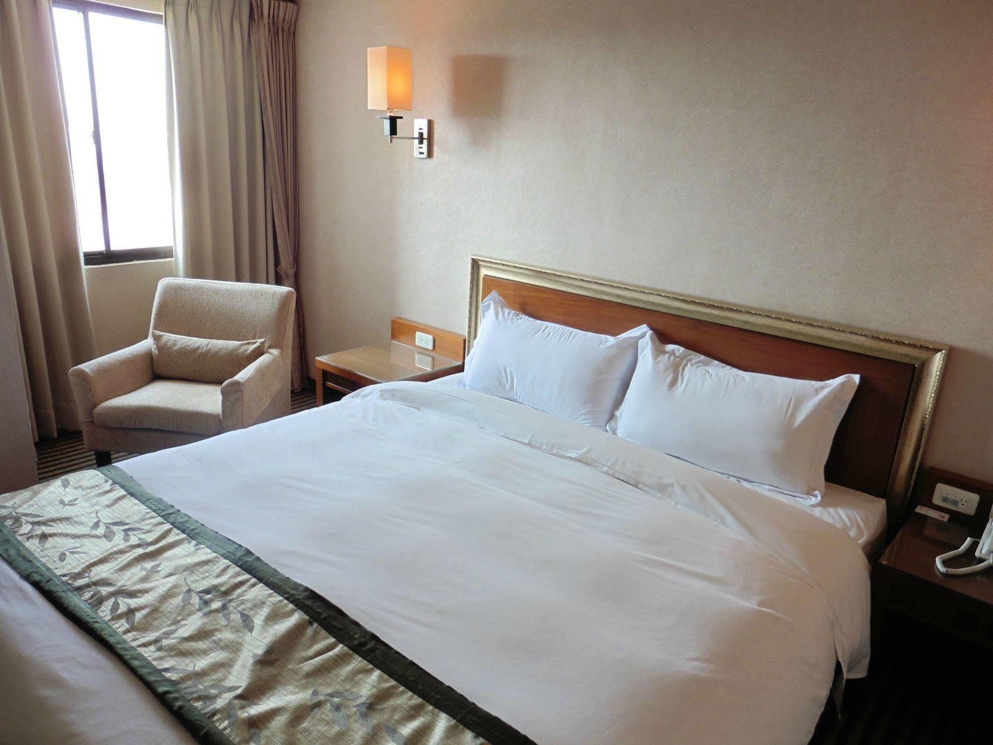 Tapeng Bay Holiday Hotel Donggang Εξωτερικό φωτογραφία